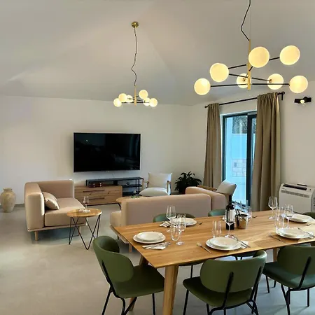 Summer Breeze Villa