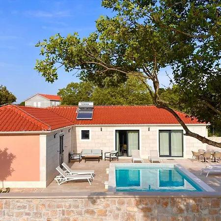 Summer Breeze Villa