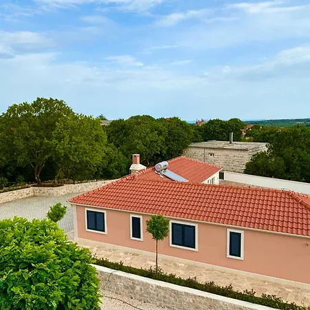 Summer Breeze Villa